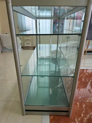 Vitrina expositora cristal y metal