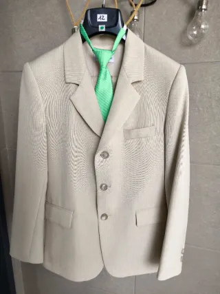 Traje de niño para ceremonia/comunión,beig,talla12