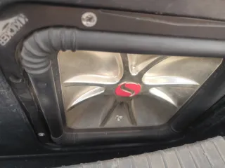 Subwoofers Kicker