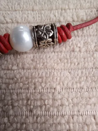 Pulsera Cuero Rojo Perla Nacarada Boho