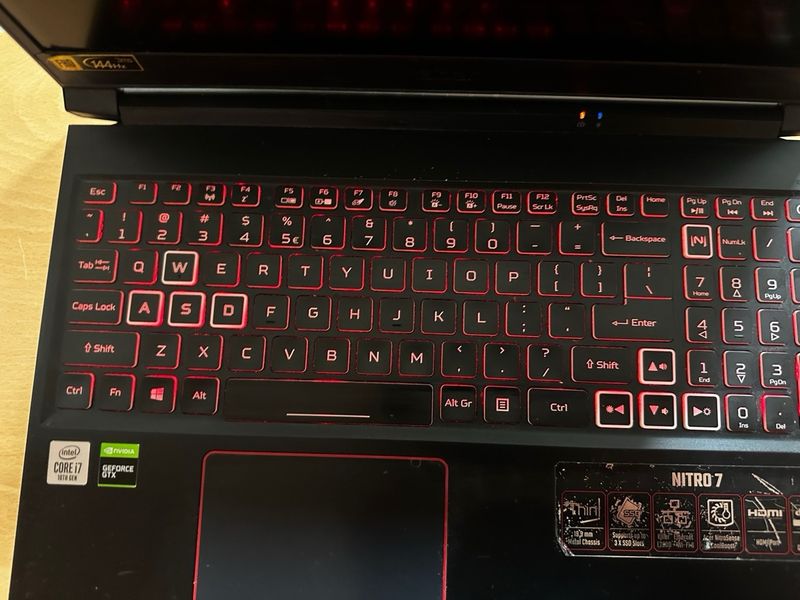 Portátil Gaming Acer Nitro 7 – i7 / 16GB RAM / GTX afbeelding 9