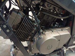 Hyosung 250 Comet Negra