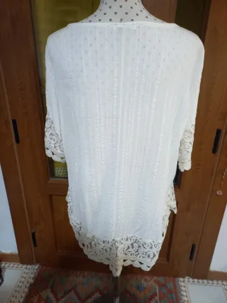 Blusa hippie manga corta bordada