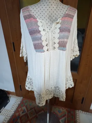 Blusa hippie manga corta bordada