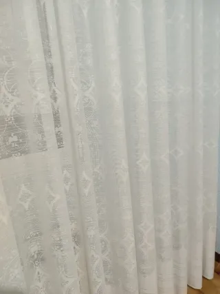 Cortinas blancas de tela con diseño de 20 a 16€