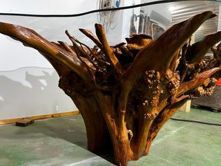 Mesa de centro artesanal cristal y madera