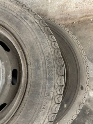 3 llantas Renault clásicas 13” con neumáticos