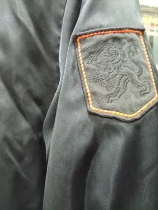 Chaqueta Bomber Nike Satinada Negra