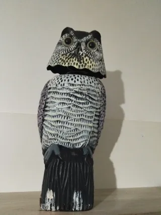 Búho decorativo anti-pájaros