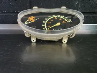 Velocímetro Peugeot Vivacity