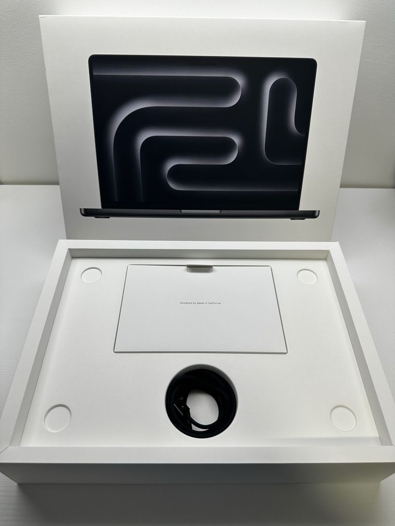 MacBook Pro M3 Max 1TB 128GB RAM afbeelding 2