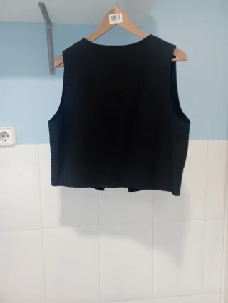 Chaleco JM bordado negro y beige