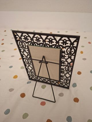 Marco de fotos negro metal decorado