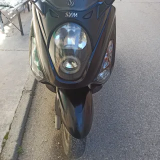 Syn GTS125,en perfecto estado , totalmente revisad