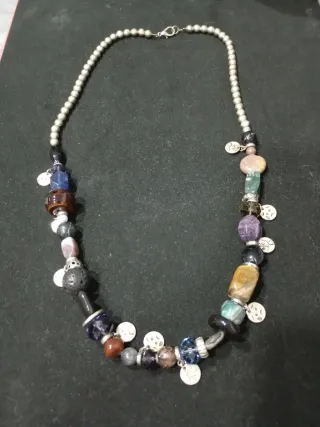 Collar mujer multicolor con dijes