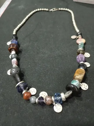 Collar mujer multicolor con dijes