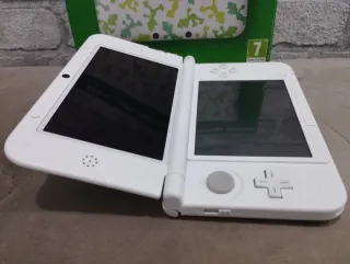 Nintendo 3DS XL Luigi Special Edition