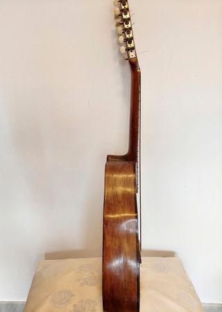 Bandurria antigua de madera