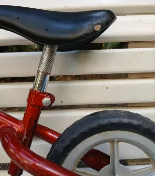 Bici sin pedales Chicco Red Bullet + Casco