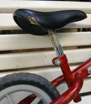 Bici sin pedales Chicco Red Bullet + Casco