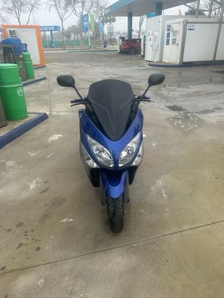 Yamaha TMAX Maxi Scooter Azul