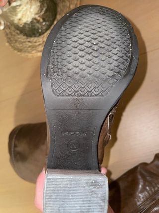 Botas de cuero marrones con tacón