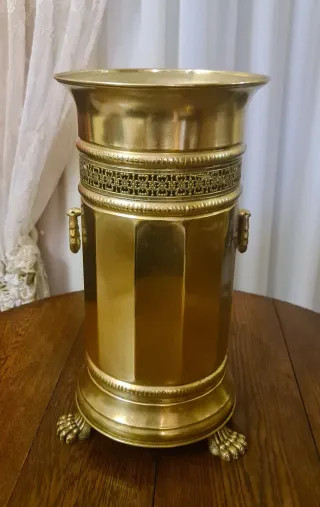 Portaombrelli in metallo con piedi leonini