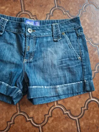 Pantalones cortos vaqueros Bershka