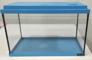 Acuario cristal y plástico azul