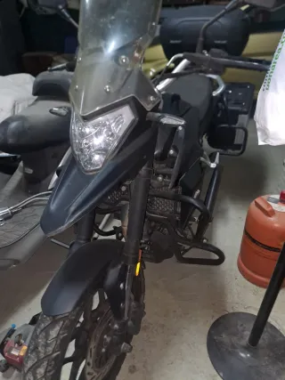 Motrón  X Nor 125 Adventure con maletas