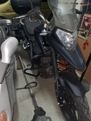 Motrón  X Nor 125 Adventure con maletas