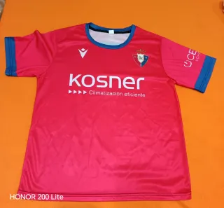 Camisetas deportiva tallas y precios variados.