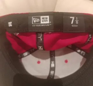 Gorra DC Shoes Roja y Negra