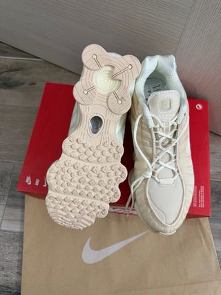 Scarpe Nike Shox Beige/Bianco