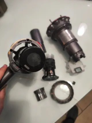 Ricambi Dyson V12 – Display funzionante,motore no