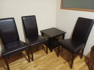 Mesa y 3 Sillas Cuero Marrón