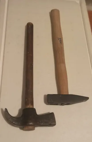 2 Martillos de hierro y madera