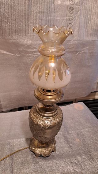 Lampada a petrolio vintage stile Vittoriano