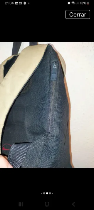 Mochila Nike pequeña beige y negra