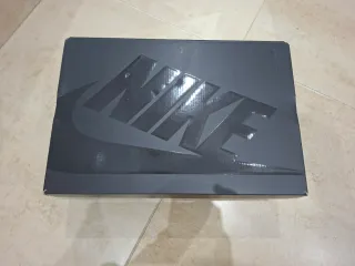 Zapatillas Nike Negras y Grises