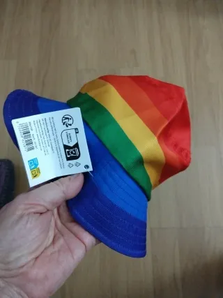 Sombrero de pescador arcoíris