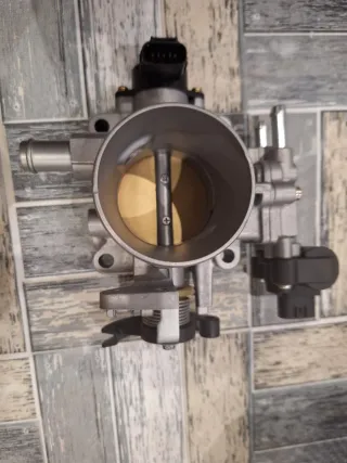 Cuerpo Mariposa Toyota Corolla M/T 2