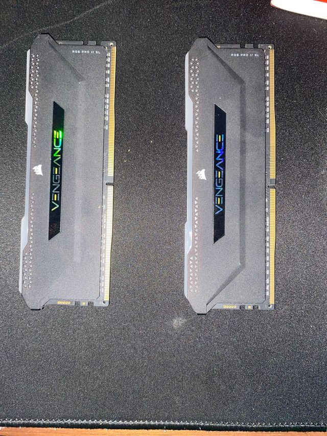 Corsair Vengeance DDR4 2x8GB RAM