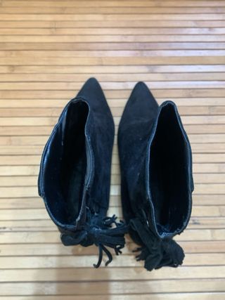 Botines negros de piel Zara