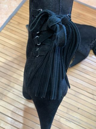 Botines negros de piel Zara