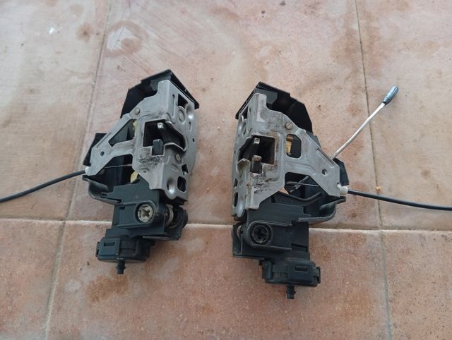 Cerradura Delantera Mercedes Clase A (W168)