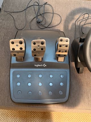 Volante Logitech G29 con Pedales