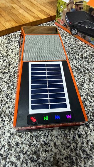 Altavoz Bluetooth Naranja y Negro