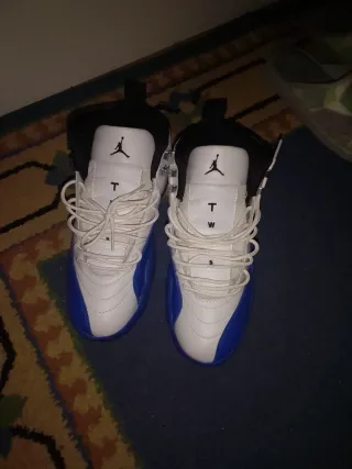 Jordan 12 Blueberry Buen Estado