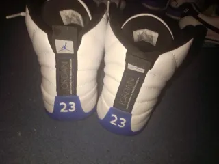 Jordan 12 Blueberry Buen Estado